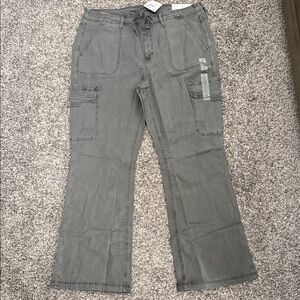 American Eagle Gray Women's Cargo Jeans